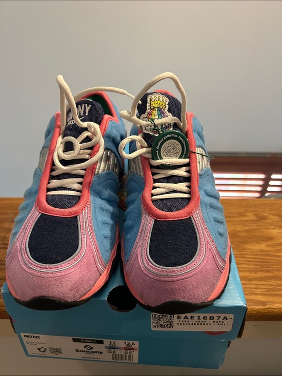 Saucony Other - Saucony mens Blue Pink Navy Lace-Up Sneakers